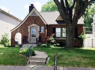 2018 11th St, Moline, IL 61265