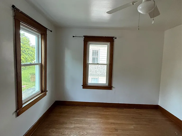 209 Dudley Ave — Photo 4