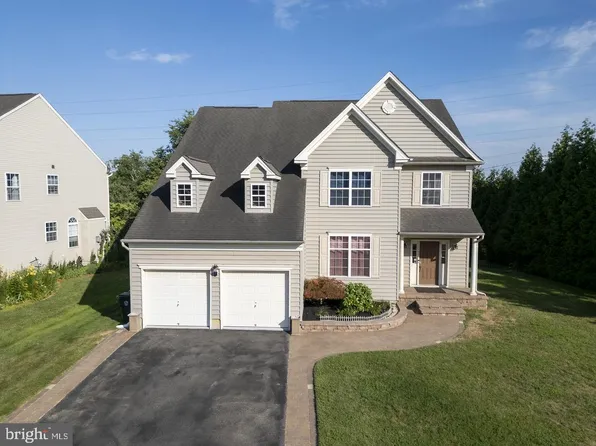 100 Summerbrooke Ct, Sicklerville, NJ 08081