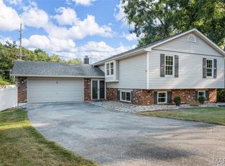 1 Waterbury Ct, Saint Peters, MO
