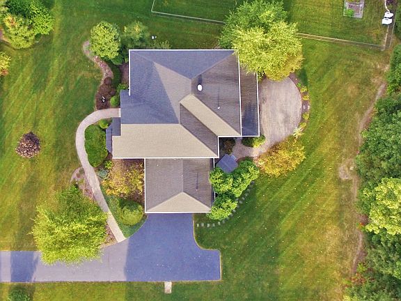 4th image of 17 Shelbourne Dr