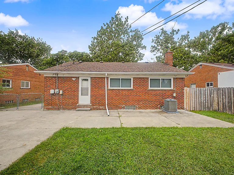 8108 Whitefield St — Photo 29