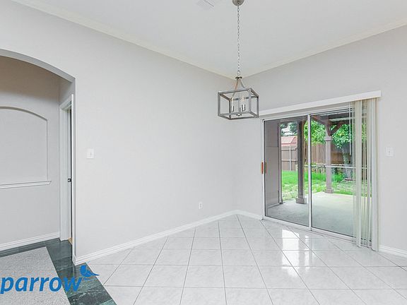 4th image of 1915 Windcastle Dr
