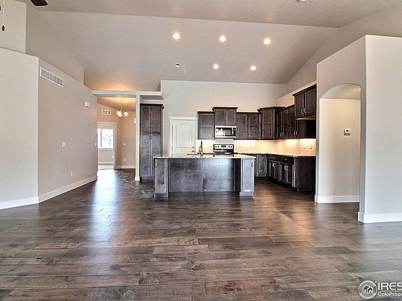 4th image of 4129 Carrara St