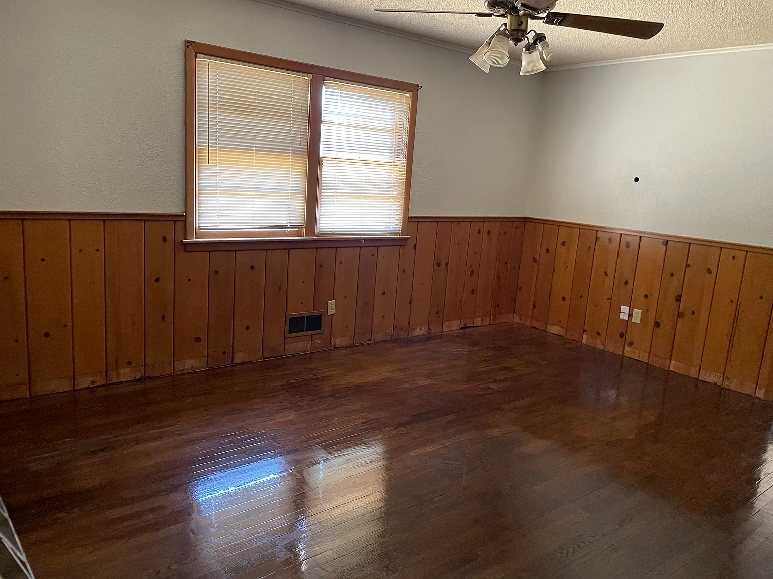 3 bed, 1476 sqft, $2,160 — Photo 4