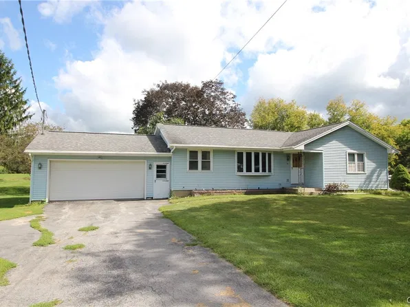 90 Eaton St, Hamilton, NY 13346