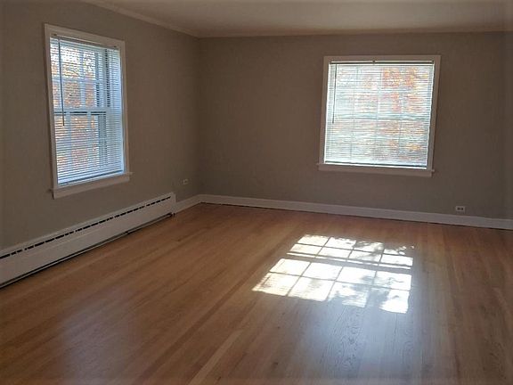 4th image of 1400 Hinman Ave APT 2E