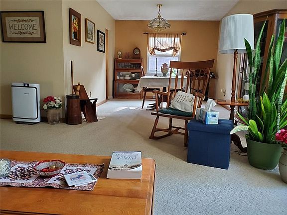 4th image of 3605 Poinsettia Dr