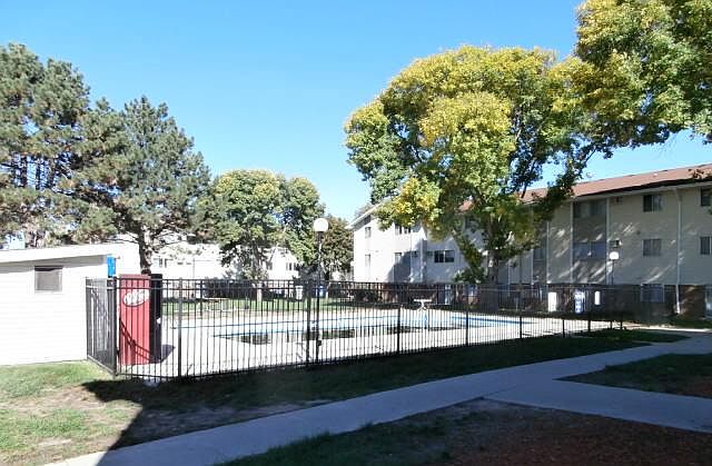 2nd image of 1005 W 3rd Ave APT 90