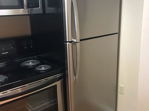 2nd image of 1600 Park Cir #1104-1