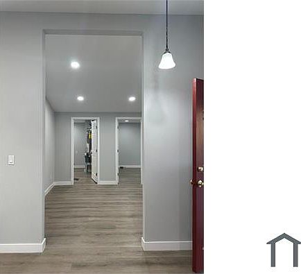 3rd image of 2631 Ophelia Ave