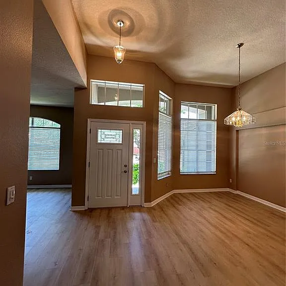 13813 Bluewater Cir — Photo 28