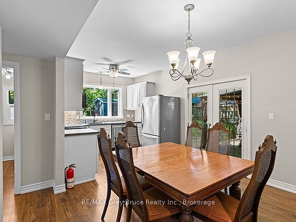 5th image of 441 Frank St