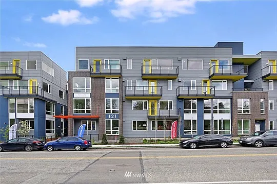 121 12th Ave E #310 — Photo 5
