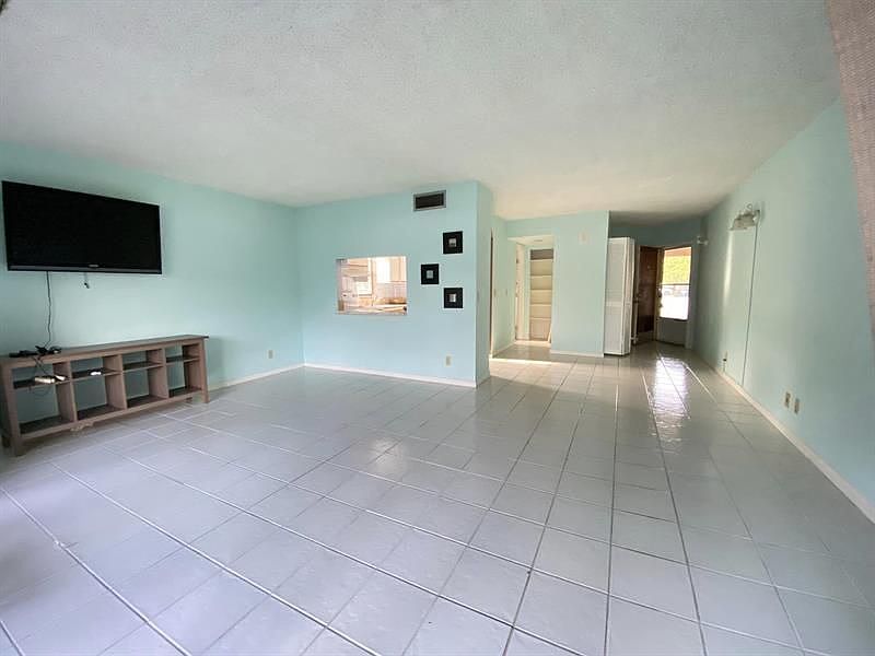 2nd image of 342 Southwind Dr APT 113