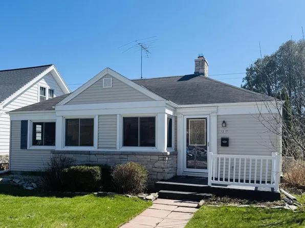 1217 North AVENUE, Sheboygan, WI 53083