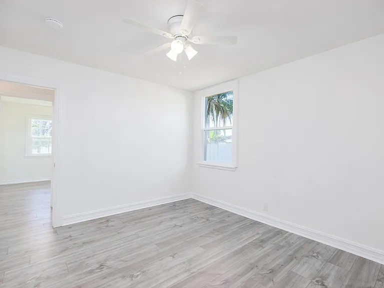 333 S 1st Ave — Photo 16