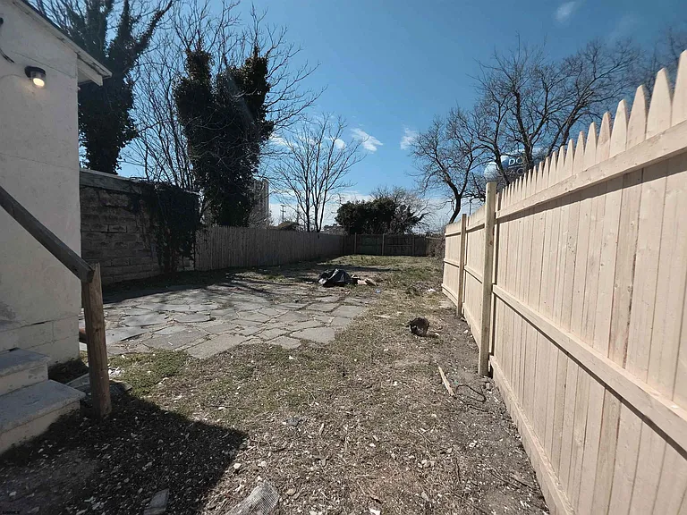 346 N Delaware Ave — Photo 48