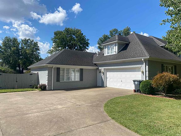 4th image of 945 Brookshire Dr