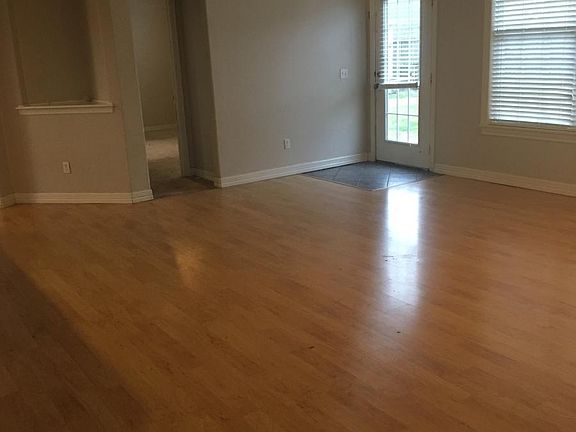 3rd image of 691 Napa Ave