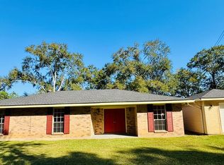 1003 E Sycamore Rd, Picayune, MS 39466