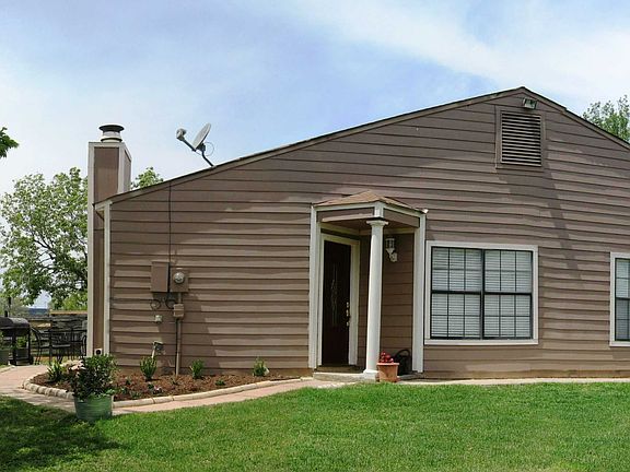 2nd image of 9846 Valley Villa