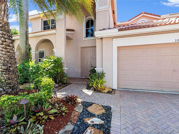 5th image of 1055 Chenille Cir
