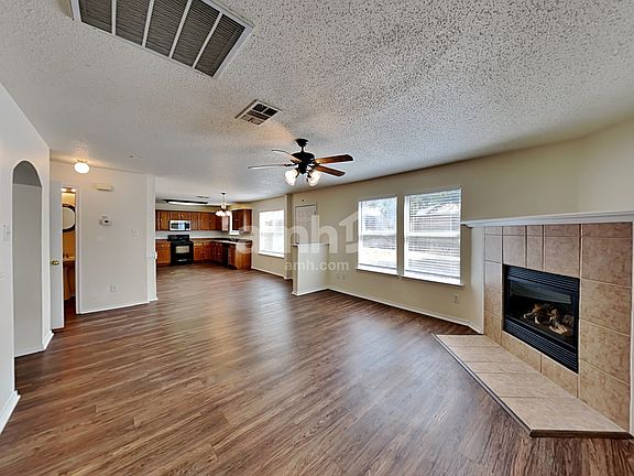 5th image of 824 Topaz Dr