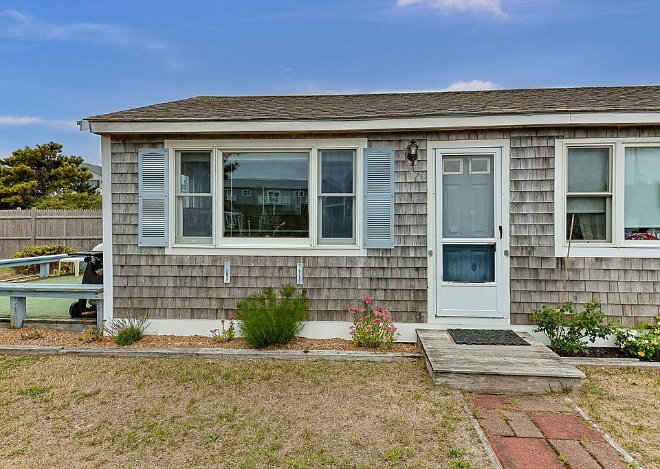 1st image of 963 Commercial St #63