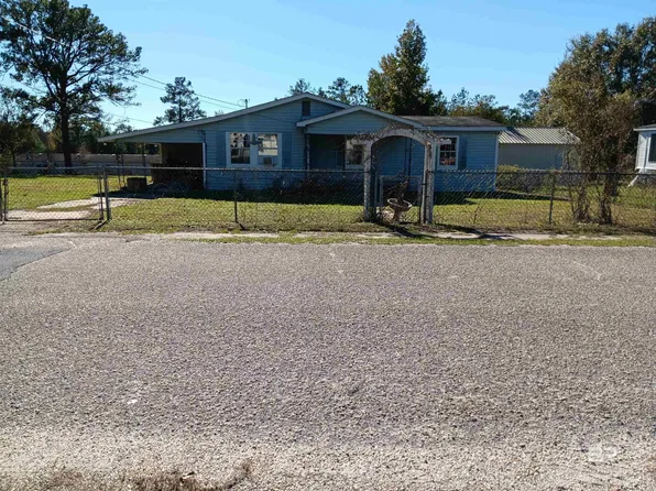 61 Katherine St, Flomaton, AL 36441