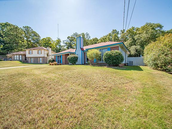 3rd image of 6226 Georgetown Dr
