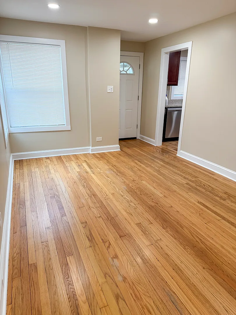 2 bed, 750 sqft, $2,350 — Photo 4