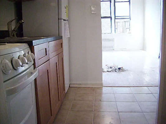 Rented by City Connections Realty | media 32