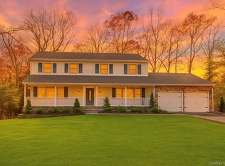 43 Edcris Lane, Huntington, NY 11743