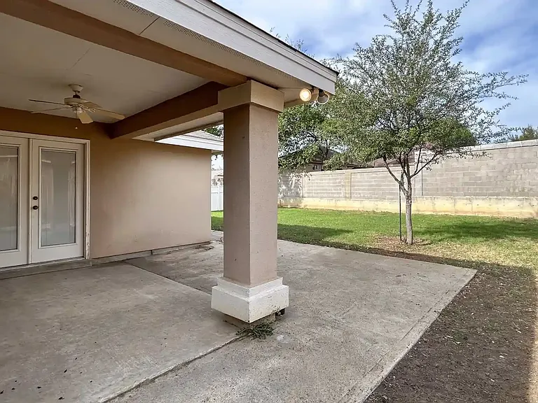 2083 Quito Loop — Photo 12
