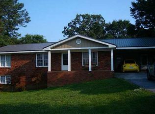 137 Meadow Ln, Calhoun, GA 30701