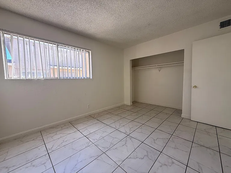 3811 Hazelwood St — Photo 10