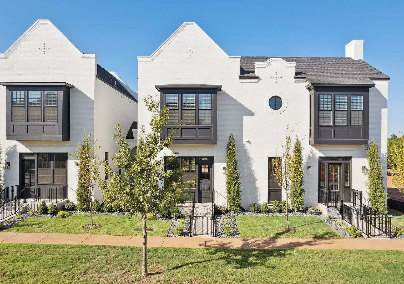 Townhome 2 bed 2.5 bath "The Mid-Mod" in the Heart of Selah — Photo 1