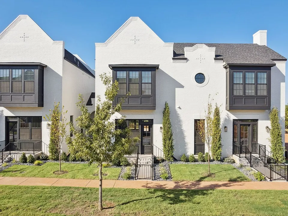 18829 Selah Way