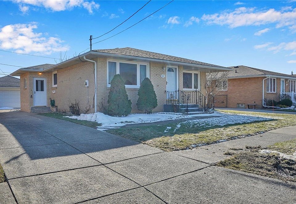 1st image of 81 Barlow Ave
