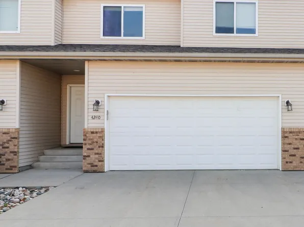 4240 Estate Dr S, Fargo, ND 58104