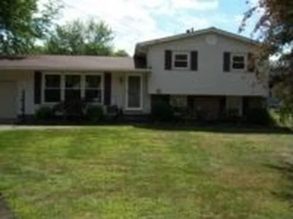 7220 Poplarwood Rd NW, North Canton, OH 44720