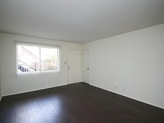 5th image of 122 N Primrose Ave #B
