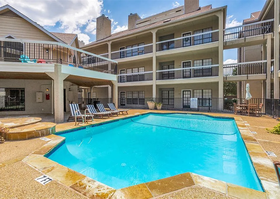 4800 W Lovers Ln #113