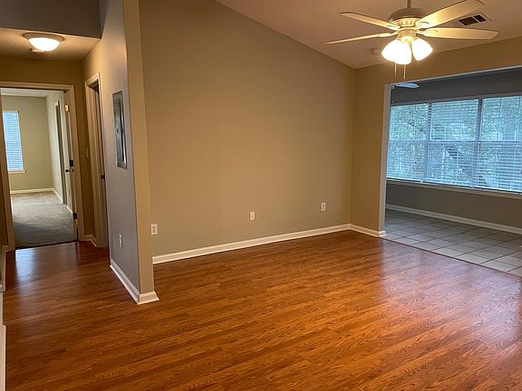 3rd image of 188 Midland Pkwy APT 210
