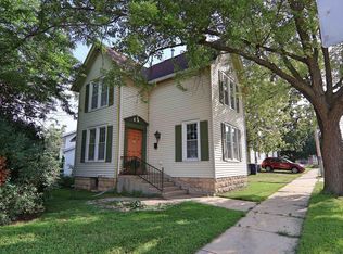 415 Dodge St, Janesville, WI 53548