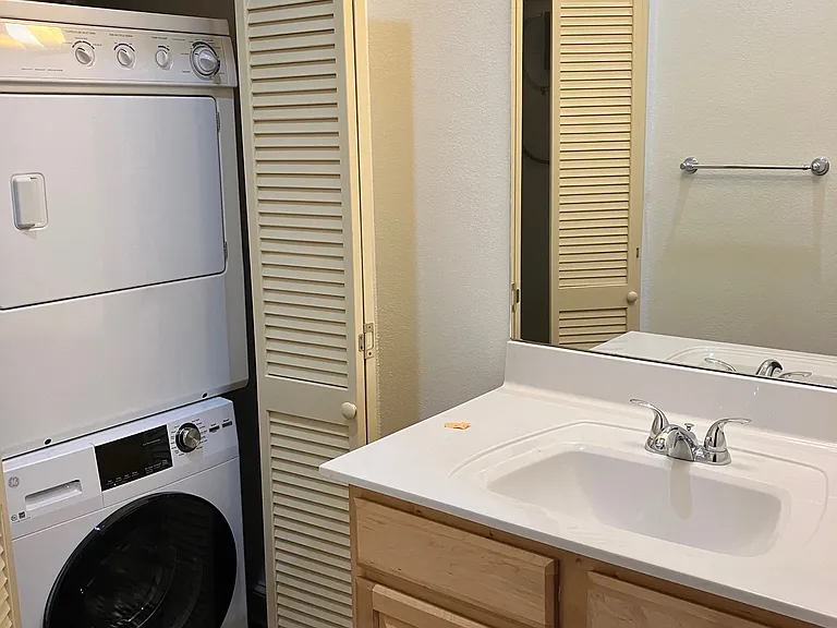 21 Biltmore Ave #203 — Photo 7