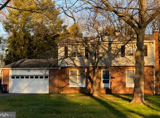 27 Royal Oak Rd, Lawrence Township, NJ 08648