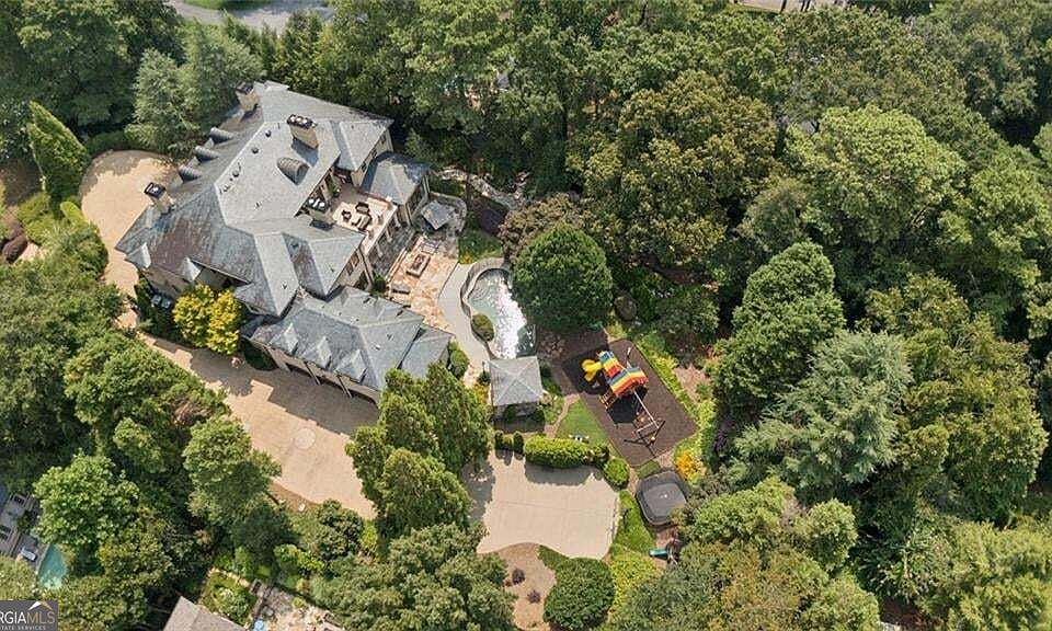 1st image of 72 Blackland Rd NW