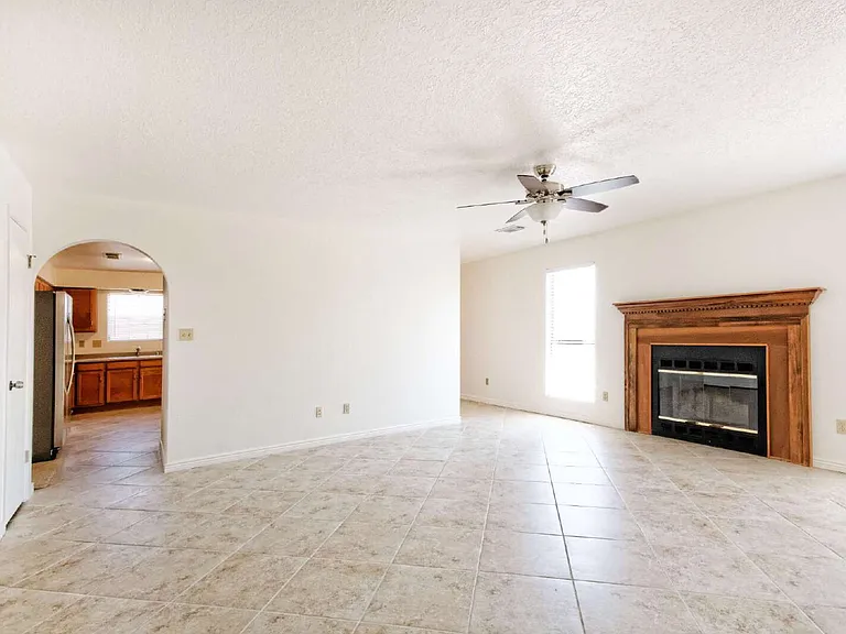 4542 Pyrite Ct NE — Photo 2